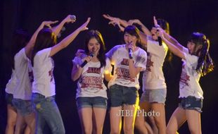 KONSER JKT48 DI SOLO : Melody dkk Buka Konser dengan Gingham Check, Apa Selanjutnya?