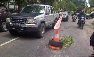 JALAN RUSAK : Berlubang dan Bergelombang, Jl. Ir. JuandaRawan Lakalantas