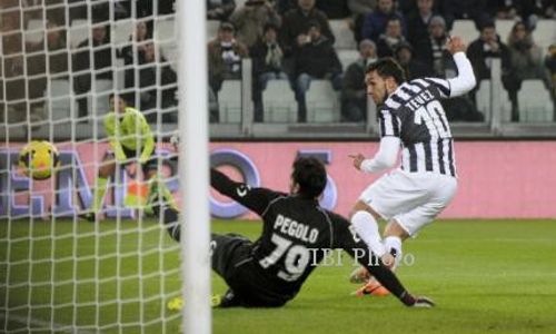 JUVENTUS VS SUSSUOLO, 4-0 : Tavez Bikin Hattrick, La Vecchia Signora Kokoh di Puncak