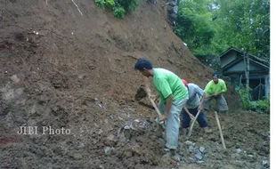 Puluhan Rumah di Prambanan Terancam Longsor