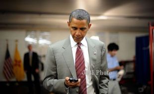 Demi Keamanan, Obama Tidak Diizinkan Pakai Iphone