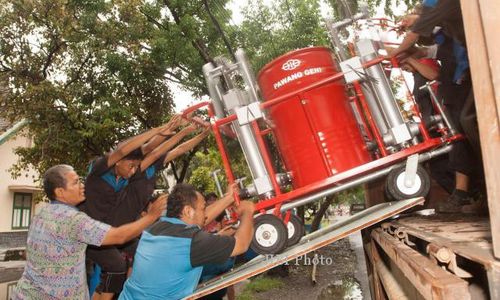 ALAT PEMADAM KEBAKARAN : Pesanan Tambah 200 Unit Pawang Geni, Teacher Factory SMK Dikuatkan