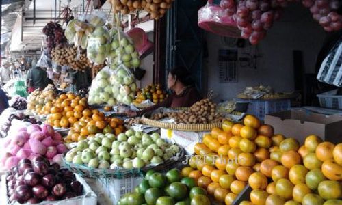 Harga Buah Impor Masih Tinggi