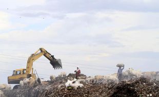 MENGAIS SAMPAH