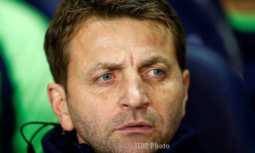 BURSA PELATIH LIGA PREMIER : Sherwood Kecam Komentar De Boer