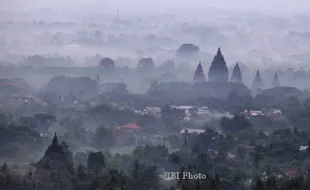 FOTO TAHUN BARU 2014 : Pagi pertama 2014 di Kompleks Candi Prambanan