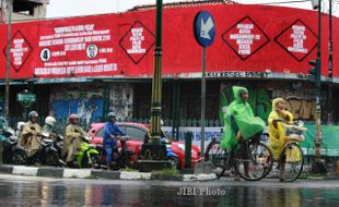 FOTO MURAL : Pesan  Menggunakan Hak Suara