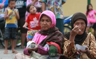 FOTO SEKATEN JOGJA : Menikmati Nasi Gurih