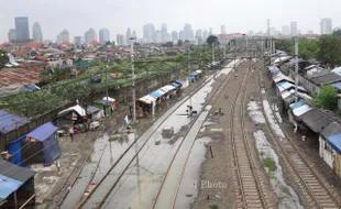 FOTO BANJIR JAKARTA : Stasiun Tanah Abang Terendam Air