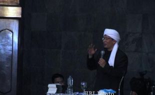 PILKADA JAKARTA : Ahok Sebut Surat Al Maidah 51, Aa Gym: Itu Melampaui Batas