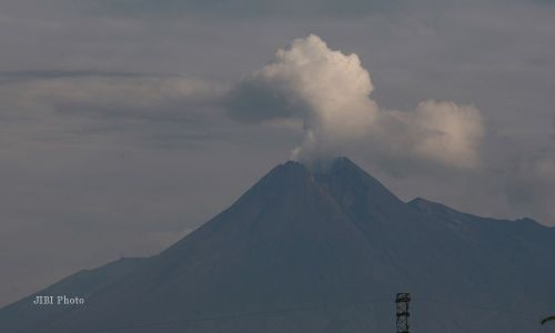 AKTIVITAS GUNUNG MERAPI : Merapi Batuk Lagi, Warga Jual Sapi Demi Borong Motor