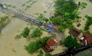 BANJIR JATENG : Petani Merapi Kirimi Sayuran Korban Banjir Kudus