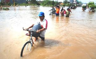 BANJIR JATENG : Kudus-Demak Terhubung Lagi, Hanya untuk Kendaraan Besar