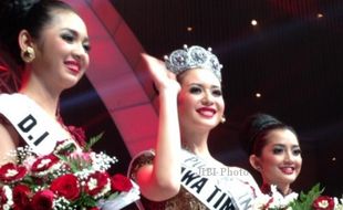 PUTRI INDONESIA 2014 : Elvira Devinamira Gantikan Whulandary