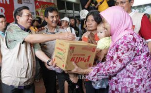 FOTO BANJIR JAKARTA : Sinar Mas Bantu Logistik