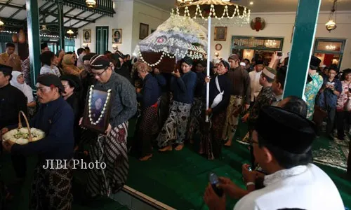 GUSTI JOYOKUSUMO WAFAT : Sosok Kebapakan yang Inginkan Kraton yang Klasik