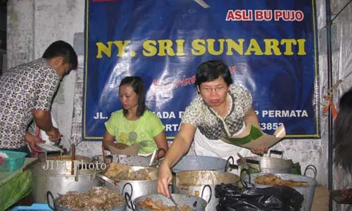 KULINER MALAM : Gudeg Bu Pujo, Mantap & Ngangeni