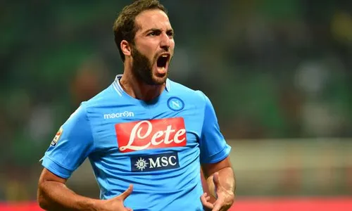 COPPA ITALIA : Gol Tunggal Higuain Bawa Napoli ke Semifinal