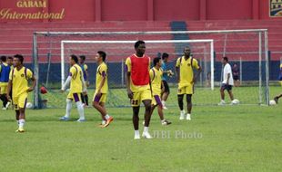 IIC 2014 : Persik Kediri Vs Mitra Kukar 2-7, Ancaman Nyata Naga Mekes