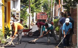 Ingin Lihat Aspal Campur Limbah Plastik? Datang ke Jalan Asrama UNS Solo