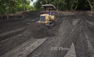 KEISTIMEWAAN DIY : Tanah Keprabon Disoal