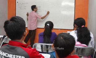 FOTO BIMBEL : Persiapan Menghadapi Ujian Sekolah