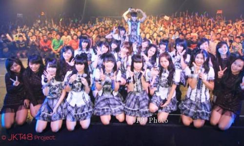 IDOL GRUP : Isengnya Oshi JKT48 Kerjai Fans