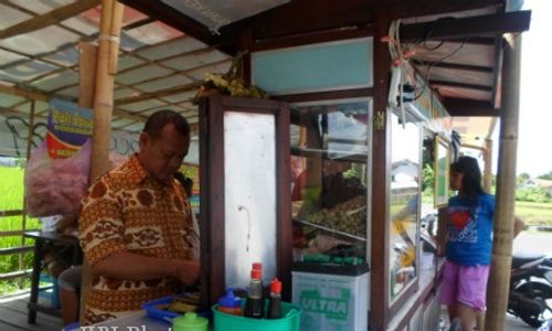 Wibowo Jual Bakso Murah, Rp2.000 Per Porsi