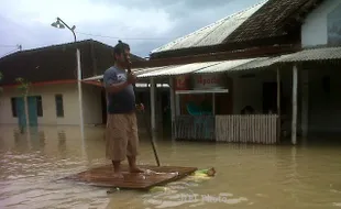 BANJIR SUKOHARJO : Terkena Banjir, Warga Jetis Enggan Mengungsi