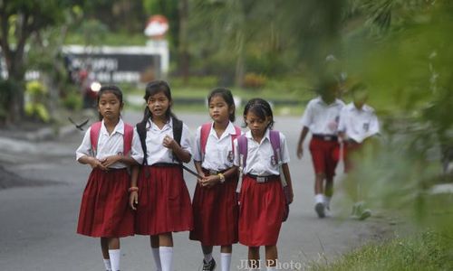 IDUL ADHA 2014 : Selesai Salat Id, Pelajar di Wonogiri Langsung Masuk Sekolah