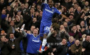 CHELSEA VS MAN UNITED : Eto’o Hattrick, The Blues Pecundangi MU 3-1