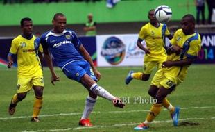 IIC 2014 : Persib Bandung Vs Persiram Rajaampat 0-0, Maung Bandung Start Amburadul