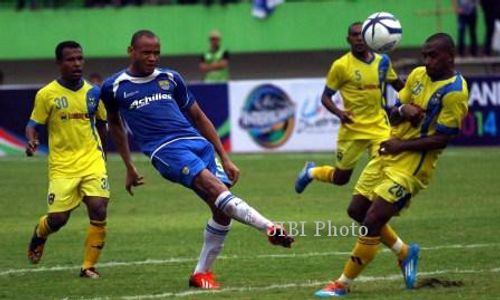 MITRA KUKAR VS PERSIB BANDUNG : Maung Bandung kontra Naga Mexes Masih Nihil Gol