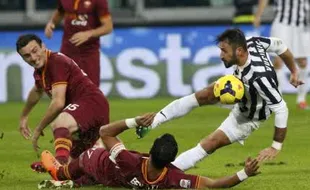 JUVENTUS VS AS ROMA, 3-0 : Nyonya Tua Beri Kekalahan Pertama Srigala Roma