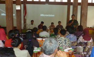 FOTO KELURAHAN JEBRES : Sosialisasi Pembangunan Taman Cerdas