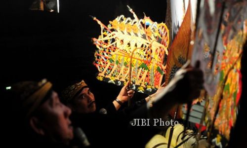 FOTO PENTAS WAYANG TIGA DALANG : Konvensi Raja Mala