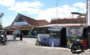 Pedagang Kios Stasiun Wates Mengadu ke Dewan