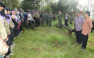 Inilah Pengukuhan Anggota Baru Kopassus di  Puncak Lawu