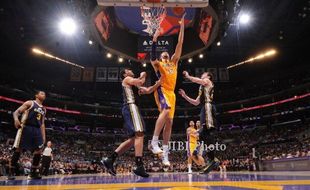 NBA 2013/2014 : Setelah Kalah Beruntun di 6 Game, LA Lakers Akhirnya Menang