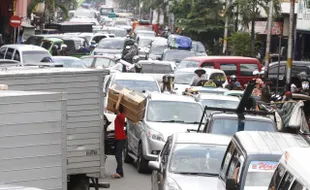 FOTO LALIN : Kepadatan Lalin di Jl dr Radjiman