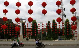 IMLEK 2016 : Duh, Puluhan Lampion di Kawasan Pasar Gede Raib