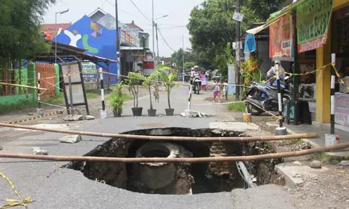 Rp70 Juta Perbaiki Kerusakan Jalan Babaran