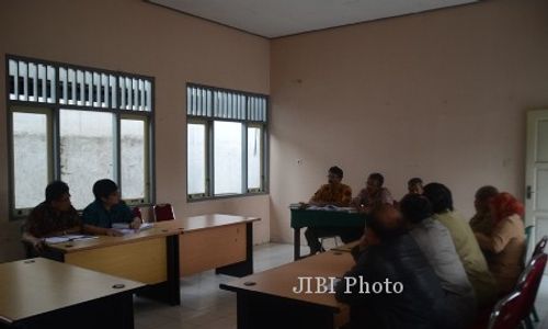 DEMO PEKERJA : Perusda CMJT Tawarkan 2 Solusi Alternatif