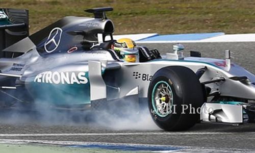 FORMULA ONE : Mercedes Langsung Anilisis Penyebab Crash Hamilton