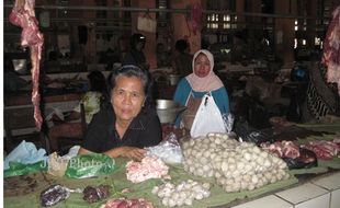 MUBENG BRING HARJO : Harga Melambung, Pedagang Bikin Bakso