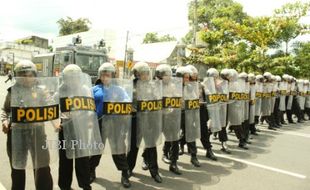 PELANTIKAN JOKOWi-JK : Polri Kerahkan 24.800 Personel, Polisi Luar Daerah Amankan Jakarta