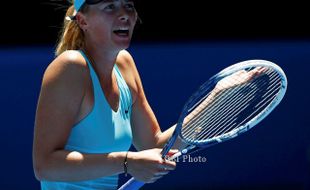 AUSTRALIAN OPEN 2014 : Hadapi Cuaca Panas, Sharapova Nyaris Pingsan