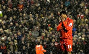 LIVERPOOL 4-0 EVERTON : Rodgers Minta Sturridge Jaga Emosi