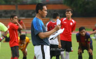 FOTO PERSIS SOLO : Mulai Melatih Persis Solo