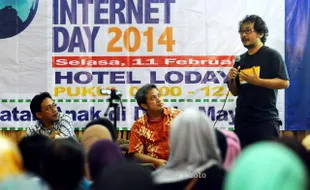 FOTO SAFER INTERNET DAY : Menjaga Keselamatan Anak di Dunia Maya